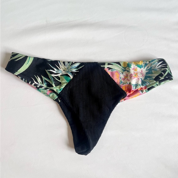Indah Cabo Bandeau Top and Bottom in Tropical Black - Picture 6 of 8